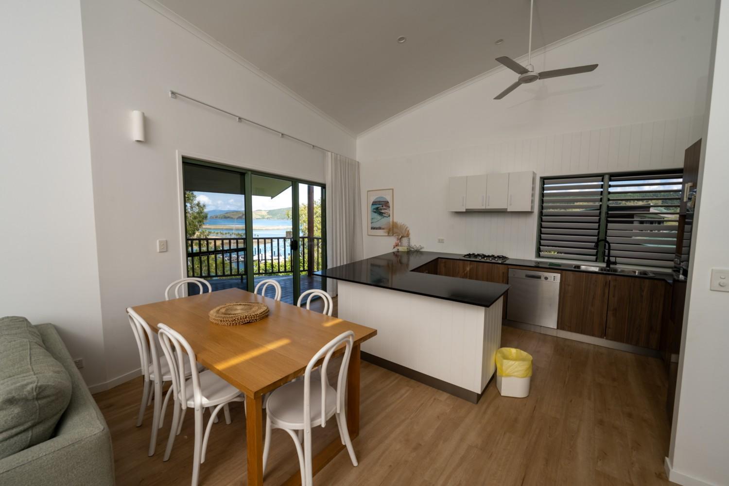 Casuarina Cove Apartments Hamilton Island Bagian luar foto